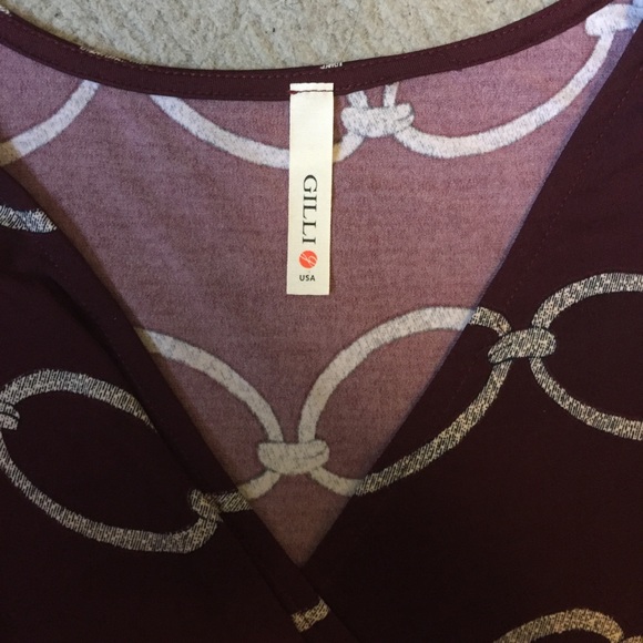 Gills mid length burgundy dress with chain design - Picture 4 of 4